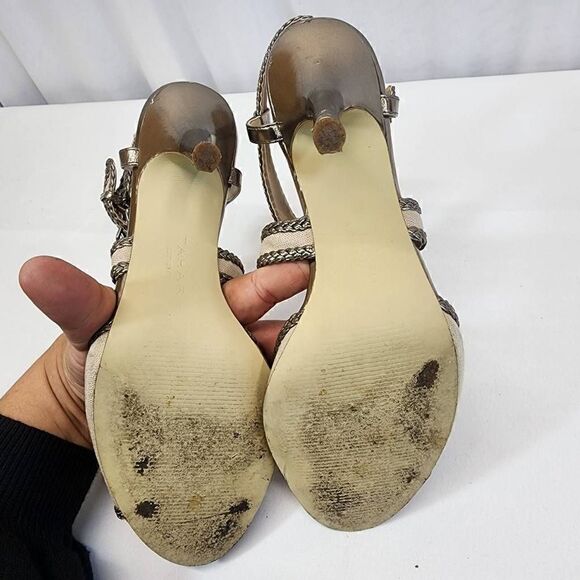Tahari LIMA womens bown Silver high heels size 9.5M linen upper leather soles - Picture 9 of 11